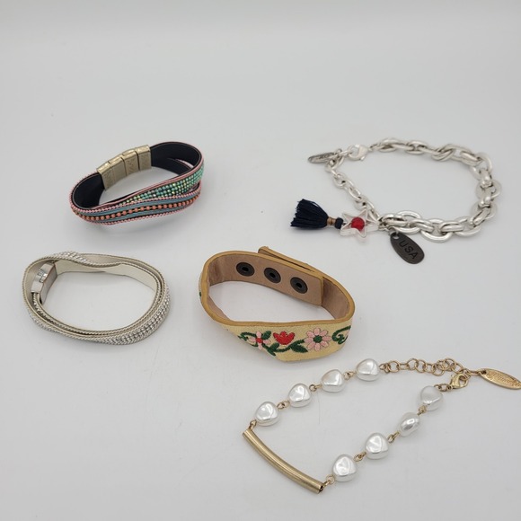 Lot Of 5 Plunder Bracelets Cuff Wrap Faux Pearl Rhinestone Patriotic - Picture 1 of 14